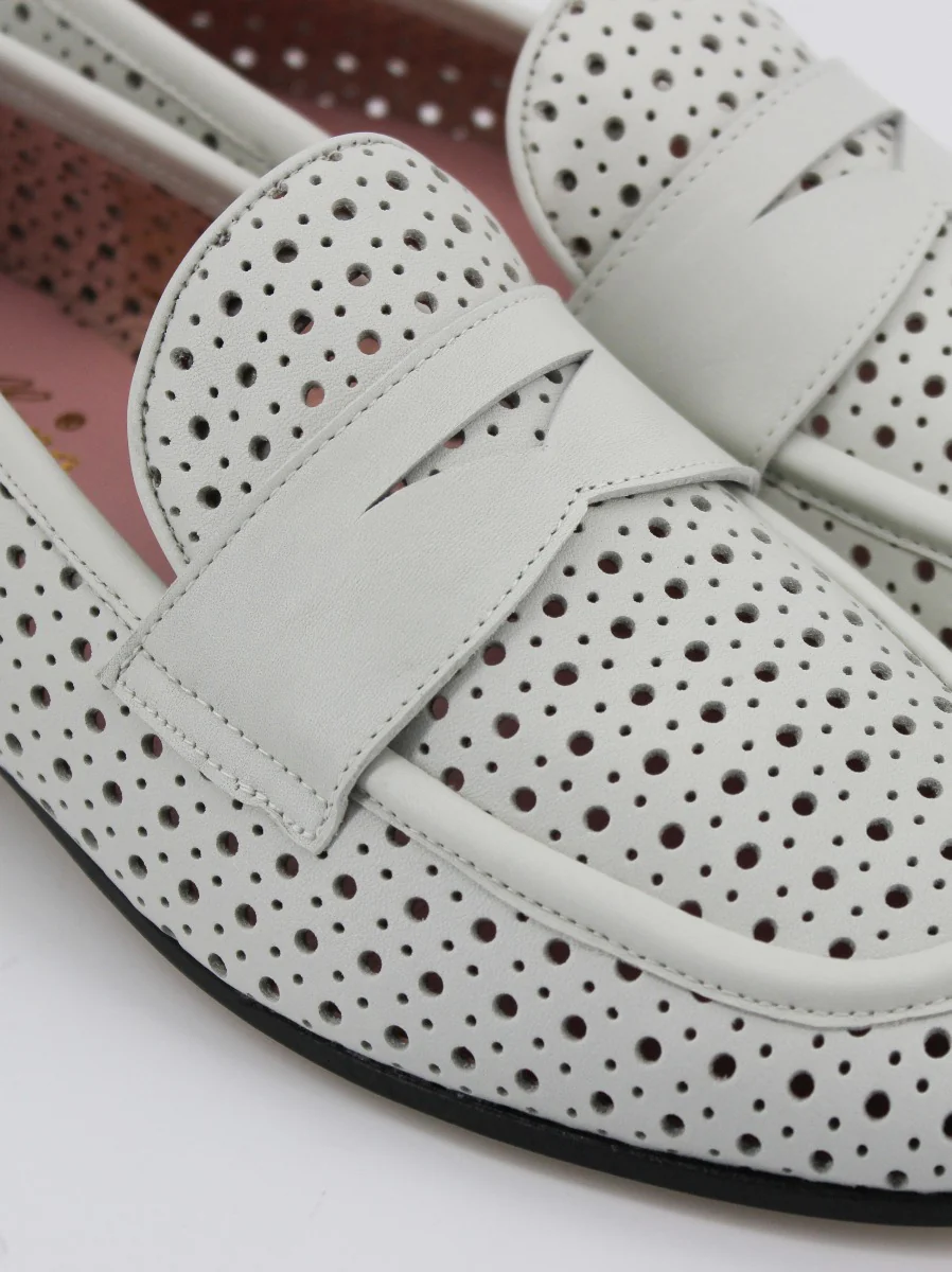 Mocasines Avegno piel color hielo - Image 3