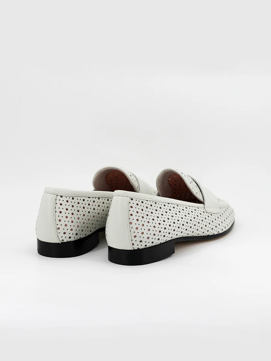 Mocasines Avegno piel color hielo - Image 4