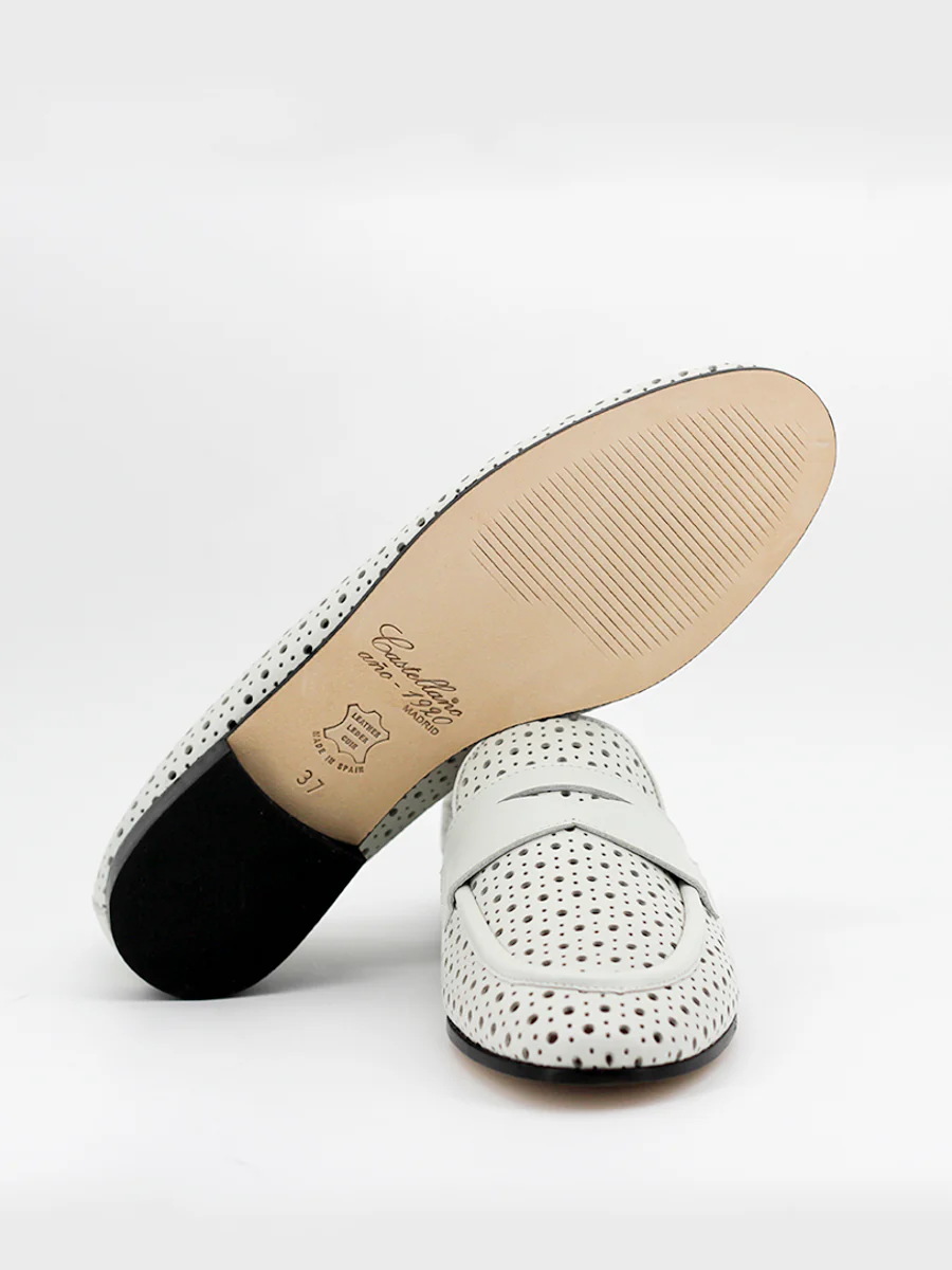 Mocasines Avegno piel color hielo - Image 5