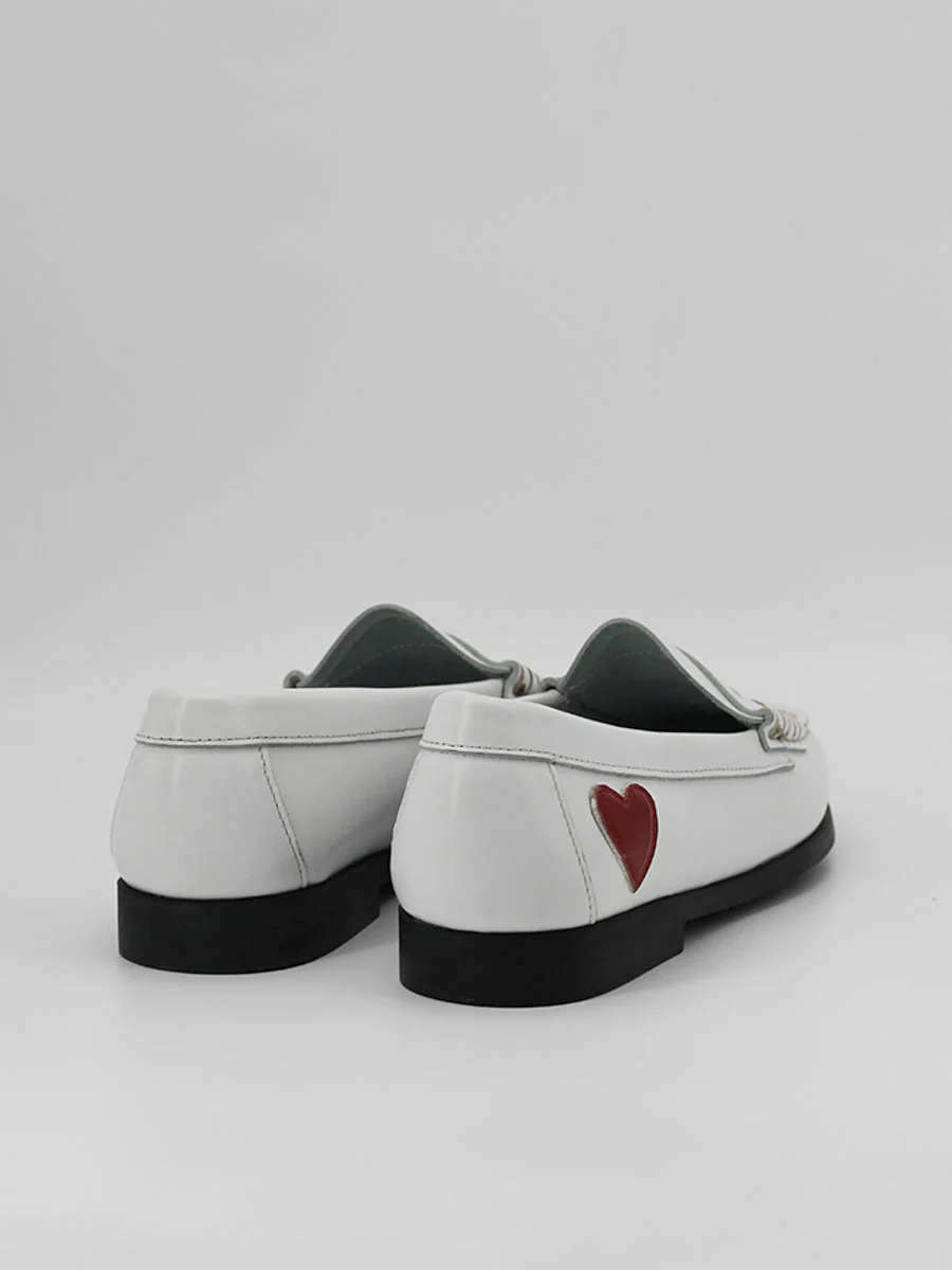 ON DEMAND - Mocasines piel antik blanco con adorno corazones - Image 4