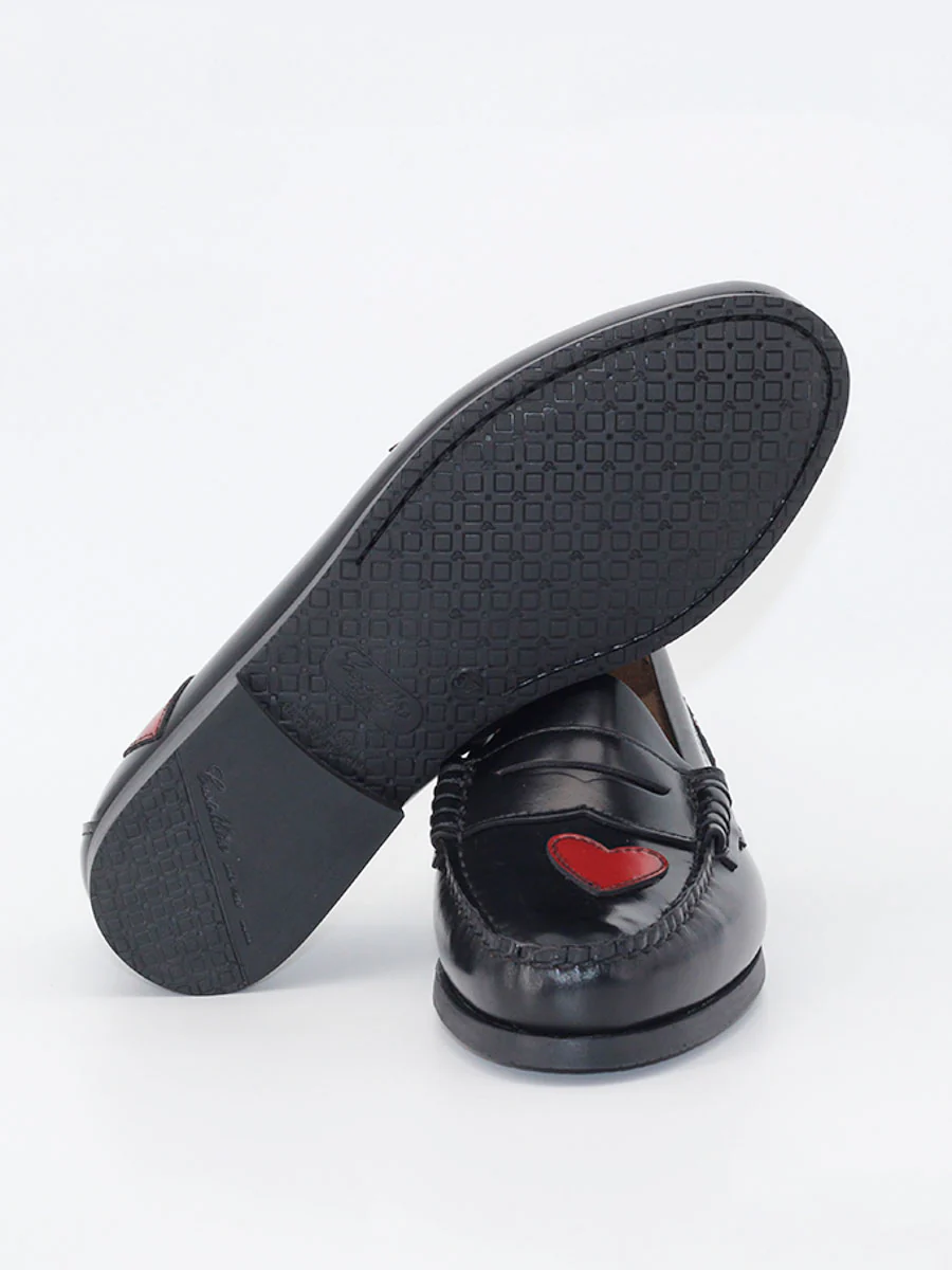 ON DEMAND -Mocasines piel antik negro con adorno corazones - Image 4